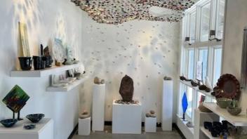 gallery overview with a ceiling of flowers