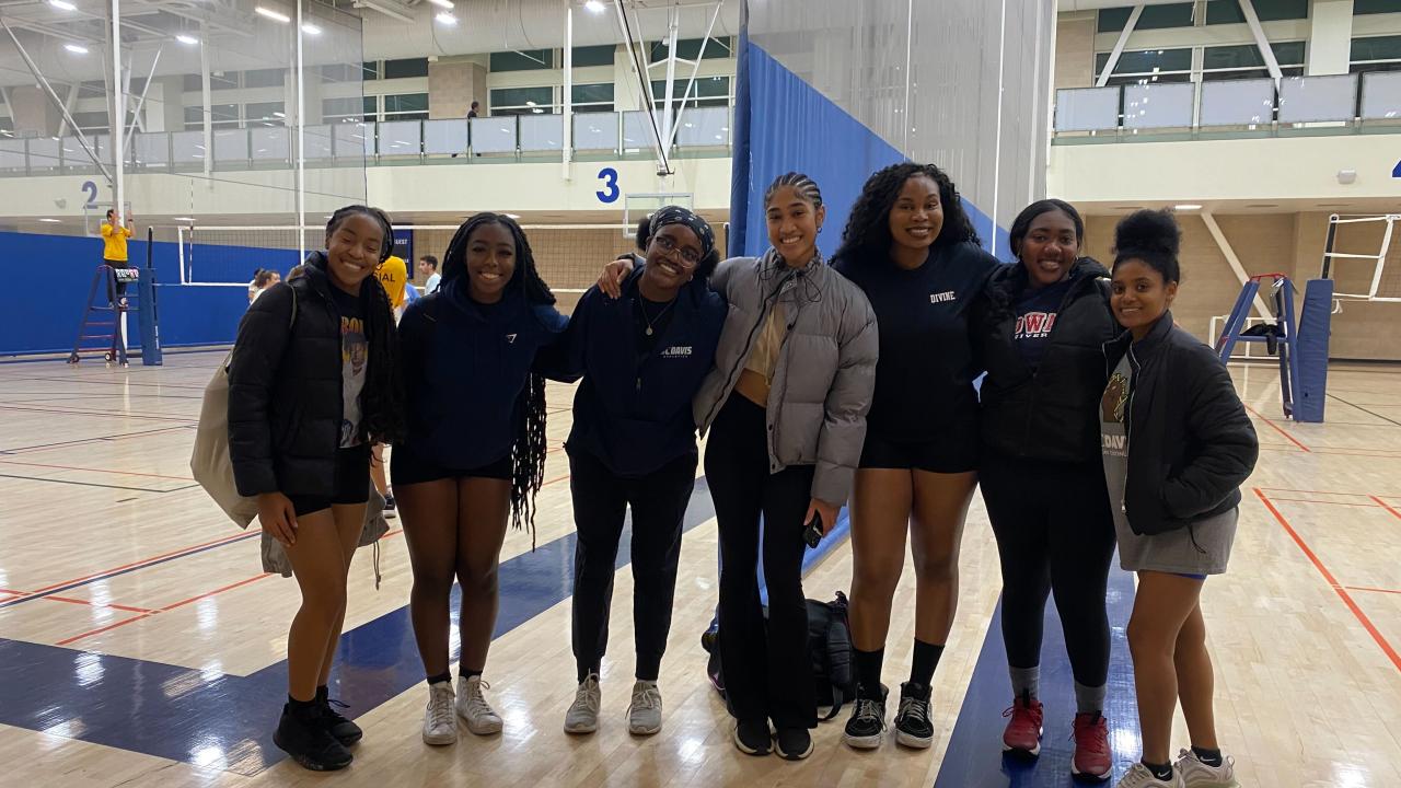Women's Volleyball League winners
