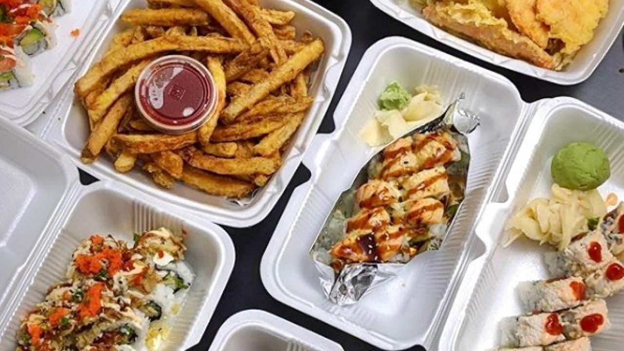 A picture of different takeout boxes.