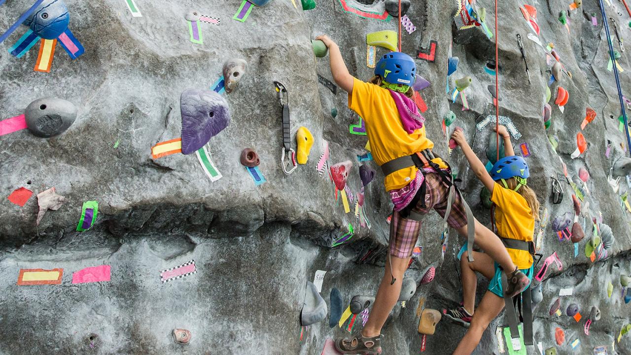 Kids climbing and indoor climbing wall