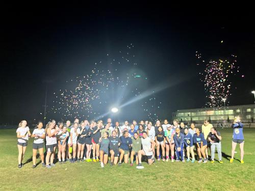 This is a group photo of UC Davis's women's ultimate club.