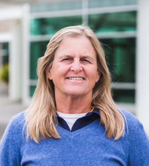 Portrait image of Holly Fox